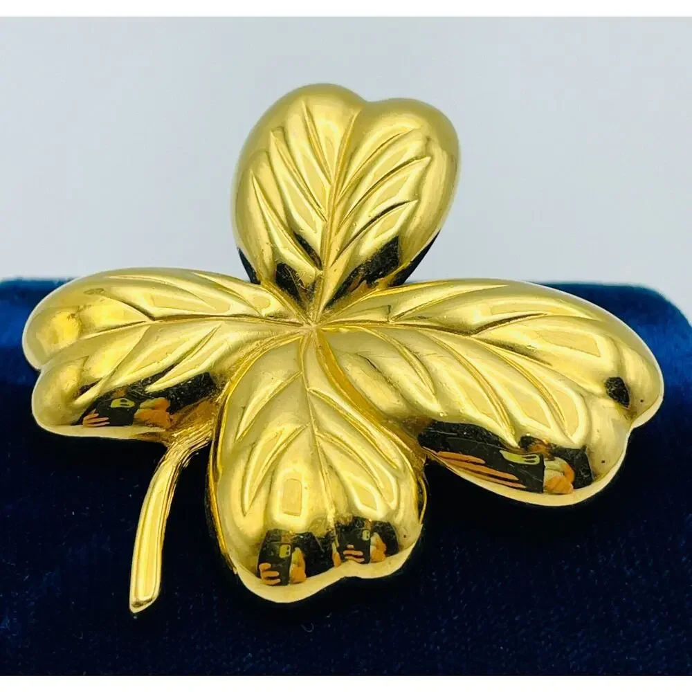 Classic Monet Gold Tone Lucky Four Leaf Clover Shamrock Brooch 2 in Pin Vintage